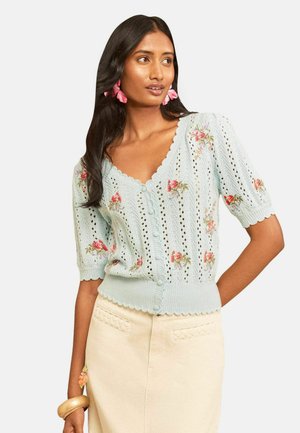 Love & Roses, REGULAR FIT - SCALLOP DETAIL FLORAL EMBROIDERED KNITTED V-NECK TOP - Cardigan - pale blue