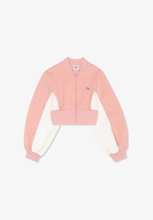 Chaqueta recortada con cremallera, cuerpo y mangas en rosa, paneles blancos bajo las axilas, puños y dobladillo acanalados, y pequeño logo de FILA en el pecho.