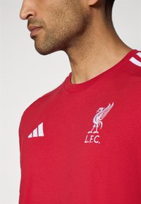 adidas Performance LIVERPOOL FC DNA - Printtipaita - strawberry red