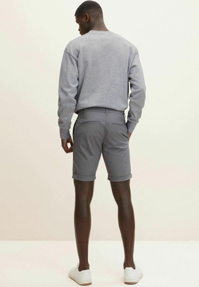 Herren Chino Shorts | TOM TAILOR DENIM Shorts quiet mid grey/grau - PL68024 Herren Chino Shorts | TOM TAILOR DENIM Shorts quiet mid grey/grau - PL68024