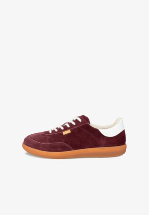 Men’s low-top casual sneaker in burgundy suede with white heel tab, white laces, and gum rubber sole.