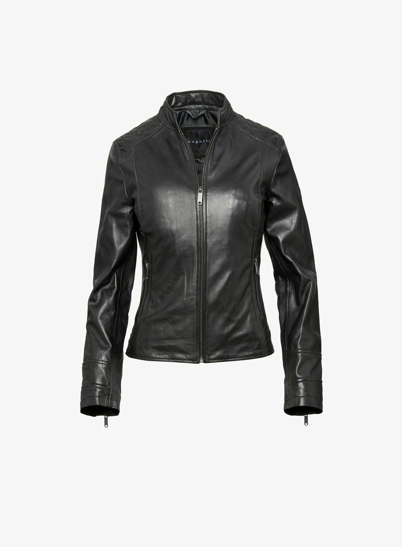 Juodas odinis švarkas su aukštu apykakle, užtrauktuku ir dviem šoninėmis kišenėmis. Sklandžios tekstūros, su siūtomis pečių akcentais ir prigludusia forma.