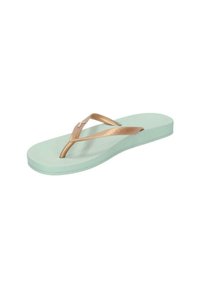 Chanclas de color verde menta claro con una suela texturizada en verde menta y correas metálicas en bronce que presentan un diseño decorativo en la superficie.