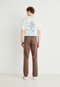 DOCKERS ORIGINAL SLIM - Chinos - coffee quartz
