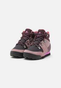 adidas Performance TERREX SNOWPITCH COLD.RDY - Scarpa da hiking - shadow maroon/wonder oxide/pulse lilac