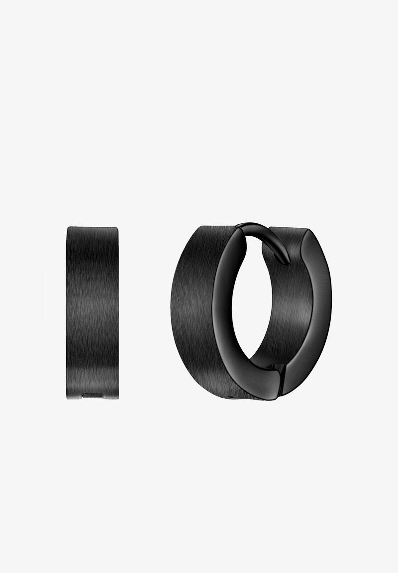 Anillo negro con textura cepillada, bordes lisos y un diseño abierto único; hecho de metal con un acabado mate.