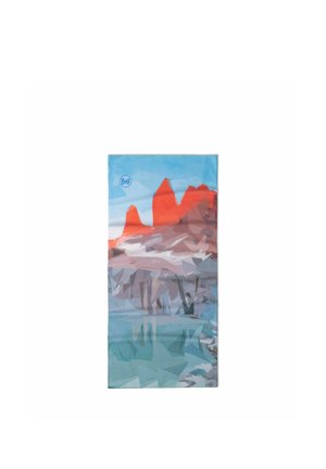 Braga de cuello Buff multicolor con picos montañosos abstractos en rojo y gris reflejados en un lago azul bajo un cielo despejado.