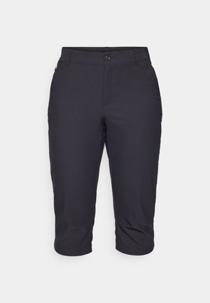 Black cropped pants made from a smooth, lightweight fabric. Features a standard waistband, front pockets, and a slim fit.