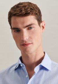 Seidensticker SHAPED FIT - Zakelijk overhemd - blue