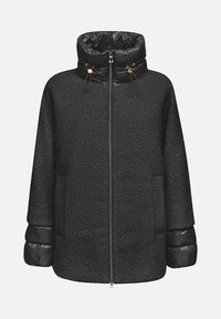 Cappotto in fleece nero con colletto trapuntato nero, zip frontale e tasche laterali. Presenta un corpo a contrasto testurizzato e maniche lisce.