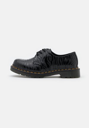 Lace-ups - black