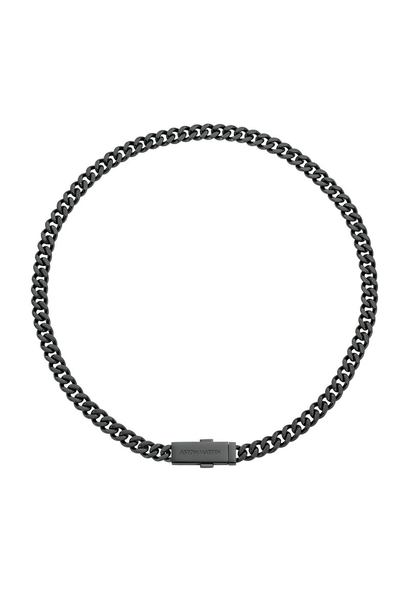 Collana in metallo nero con maglie intrecciate e chiusura rettangolare con marchio impresso. Texture liscia e design elegante.