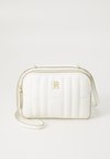 FEMININE CAMERA BAG - Rankinė per petį - ivory petal