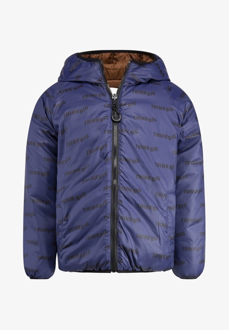 Padded jacket w kolorze granatowym z nadrukiem "THINK BIG", z kapturem, zamkiem błyskawicznym z przodu i elastycznymi mankietami. Gładka tekstura z błyszczącym wykończeniem.