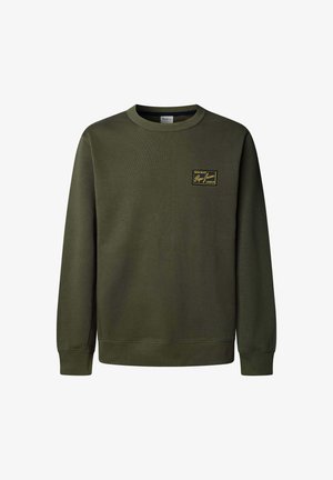 Olivengrøn sweatshirt med ribbet struktur, rund hals, lange ærmer og en lille gul logo-patch på brystet.