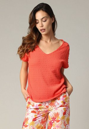 KAMILI - T-shirt basique - koralle