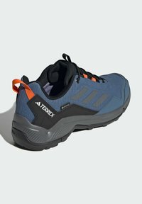 Adidas Terrex EASTRAIL GORE-TEX® HIKING - Zapatillas de trail running - steel   grey three   semi impact orange