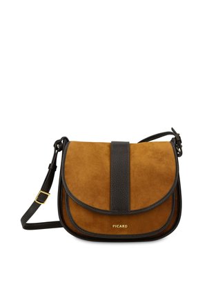 Braune Wildleder-Umhängetasche mit schwarzem Lederbesatz, verstellbarem Riemen und goldenem "PICARD" Logo auf der vorderen Klappe.