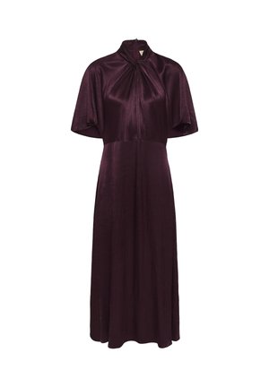 Vestito a maniche corte e lunghezza fino al pavimento in raso bordeaux intenso. Caratterizzato da un collo alto e dettagli plissettati sul corpetto, che creano una silhouette elegante.