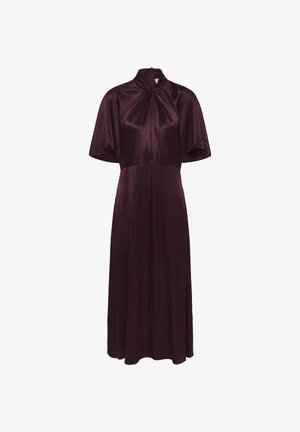 Vestito a maniche corte e lunghezza fino al pavimento in raso bordeaux intenso. Caratterizzato da un collo alto e dettagli plissettati sul corpetto, che creano una silhouette elegante.