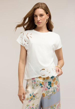 Motivi, T-SHIRT CON RICAMI SANGALLO - Triko s potiskem - bianco