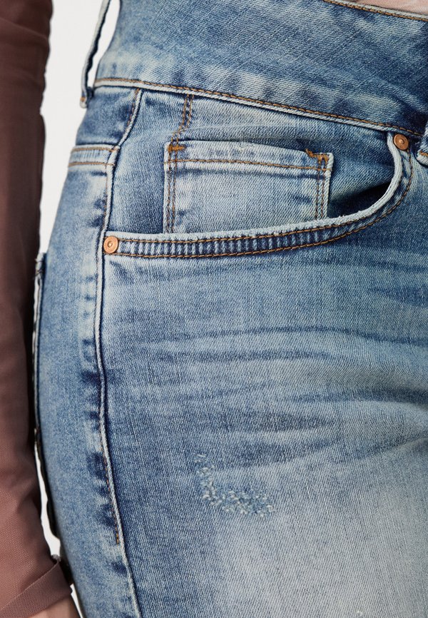 BECKY  - Denim shorts - lewa wash4