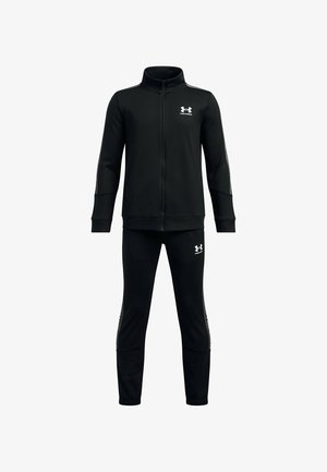 Schwarzer Trainingsanzug aus weichem Material. Verfügt über eine Jacke mit Reißverschluss und Stehkragen sowie passende Hose mit Logo und seitlichen Akzenten.