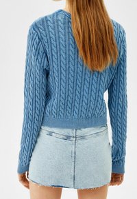 Bershka Stickad tröja - dark blue