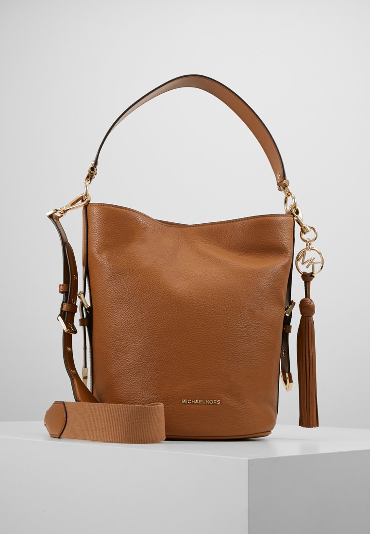 MICHAEL Michael Kors BROOKE BUCKET MESSENGER Håndveske MICHAEL Michael Kors BROOKE BUCKET MESSENGER Håndveske