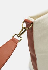 Pier One UNISEX - Sac week-end - off-white