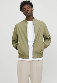 Jack & Jones PREMIUM Bomber jakna - aloe