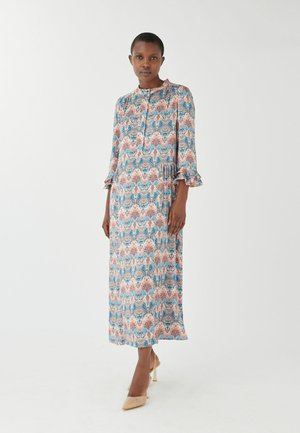 Maxi-Kleid mit floralem und abstraktem Muster in Pink, Blau und Creme. Lange Ärmel mit Rüschendetails, hoher Halsausschnitt und lässige Passform.