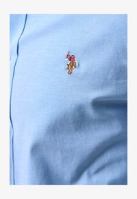 Nem kiválasztott, light blue