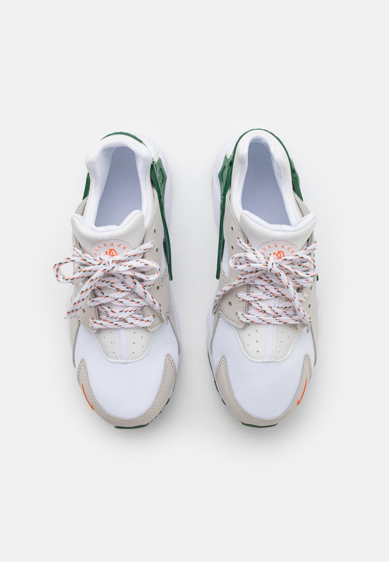 Nike Sportswear HUARACHE RUN GS CT UNISEX - Zapatillas - white/safety orange/gorge green/light bone/blanco -