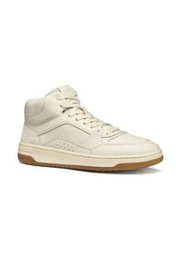 Zapatillas altas de puntas con cordones en cuero beige claro con detalles en ante, que cuentan con perforaciones en los laterales y una suela de goma.