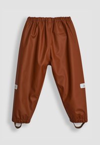 Pantalones impermeables marrones hechos de un material suave y flexible. Cuentan con una cintura elástica, dobladillos ajustados y etiquetas laterales para identificación.