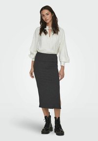 JDY FINA - Blouse - cloud dancer