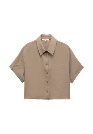 Kort gesneden beige overhemd met korte mouwen, knoopsluiting, zachte textuur en een klassieke kraag. Minimalistisch ontwerp zonder patronen of accenten.