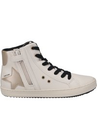 Sneaker alte bianche con un design di stringhe nere, accentuazione dorata a forma di stella, cerniera laterale e suola in gomma testurizzata.