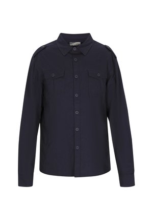 Chemise à manches longues bleu marine foncé en coton, avec un devant à boutons, deux poches sur la poitrine et des épaulettes.