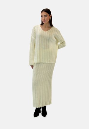 LANGESSET - Striktrøje - beige