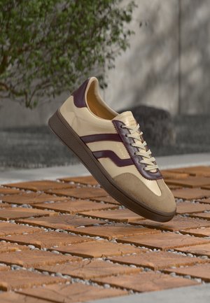 GANT, CUZIMA - Baskets basses - cream/wine