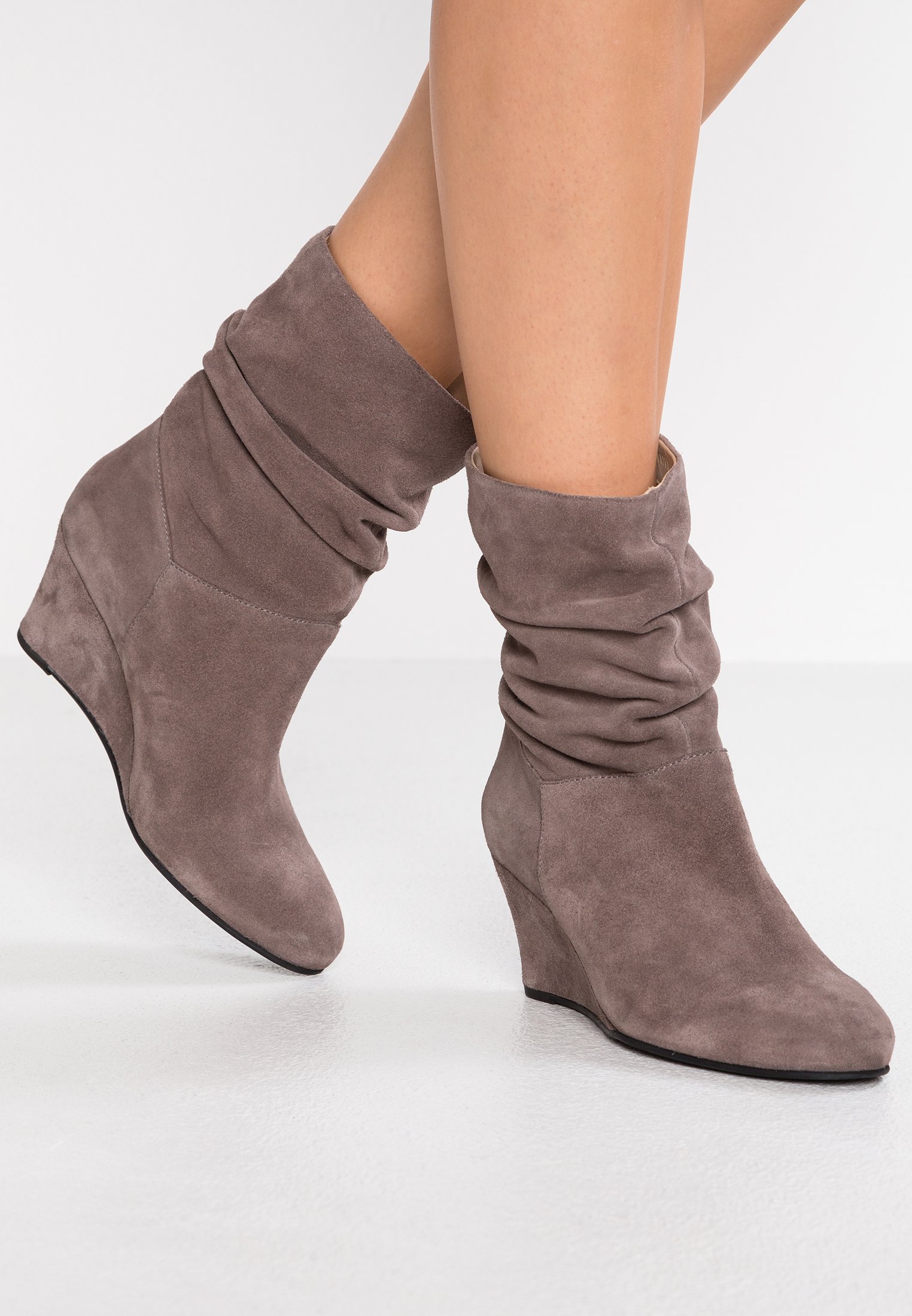 mint&berry Wedge Ankle Boots taupe mint&berry Boots taupe Zalando.co.uk