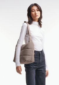GOT BAG PUFFER SQUARE - Tote bag - oyster