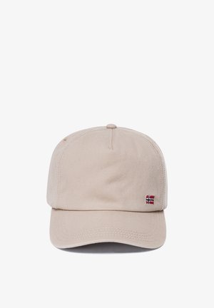 Beżowa bawełniana czapka z giętym daszkiem i haftowanym detalem norweskiej flagi po lewej stronie. Gładka faktura, klasyczny design.