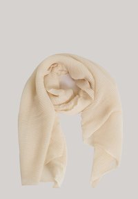 Bufanda de un ligero color beige, hecha de un tejido texturizado, que presenta sutiles rayas verticales y un diseño suave y fluido. Los bordes están ligeramente deshilachados.