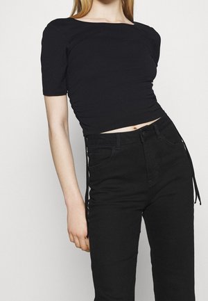 Basic T-shirt - black