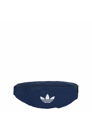 Marsupio in tessuto blu navy con chiusura a zip, caratterizzato da un logo Adidas bianco sulla parte anteriore e una texture liscia.