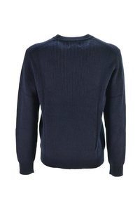 Maglione a coste blu navy con maniche lunghe e scollo tondo, mostrato dal retro su uno sfondo bianco.