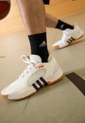 D.O.N. ISSUE 5 - Basketball shoes - core white/victory blue/crystal white